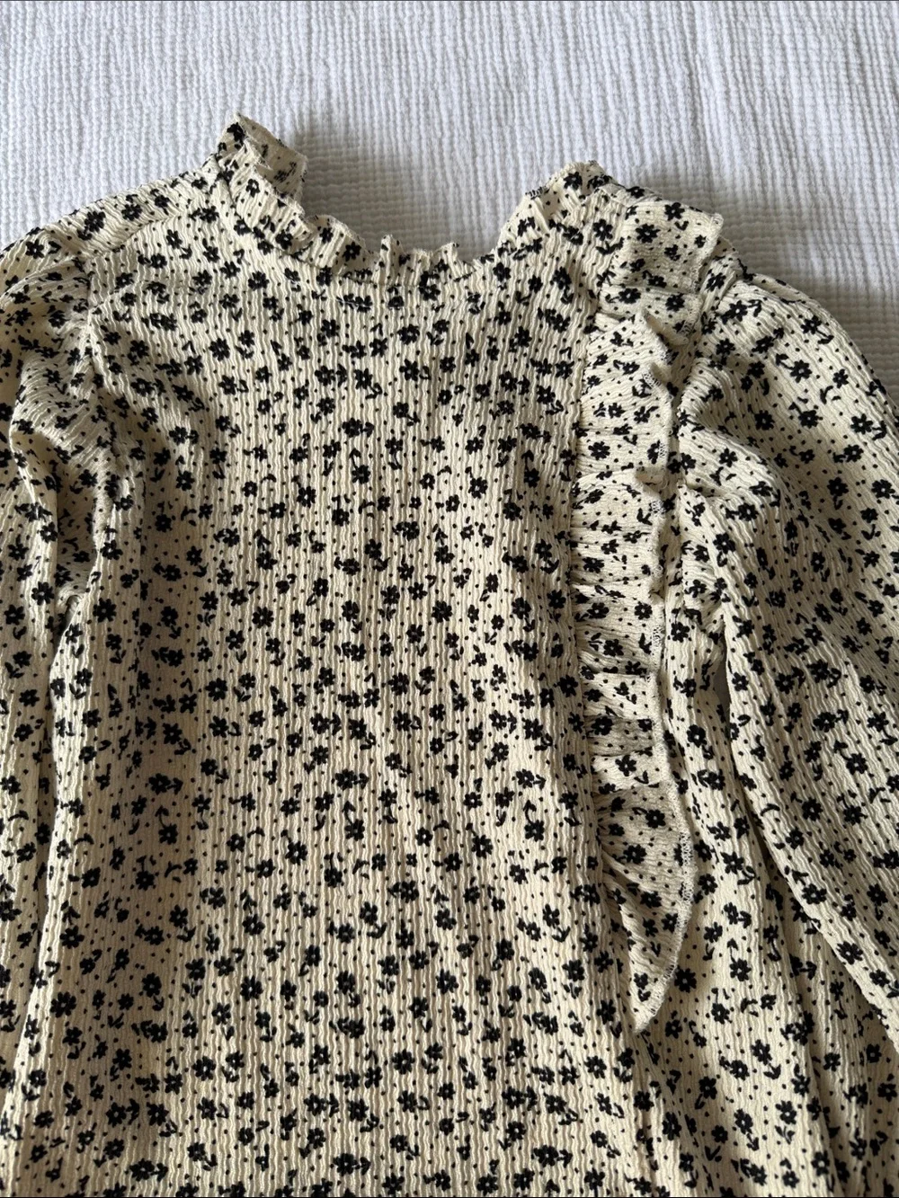 Zara girl Floral Ruffle-Neck Long-Sleeve Top in Cream and Black